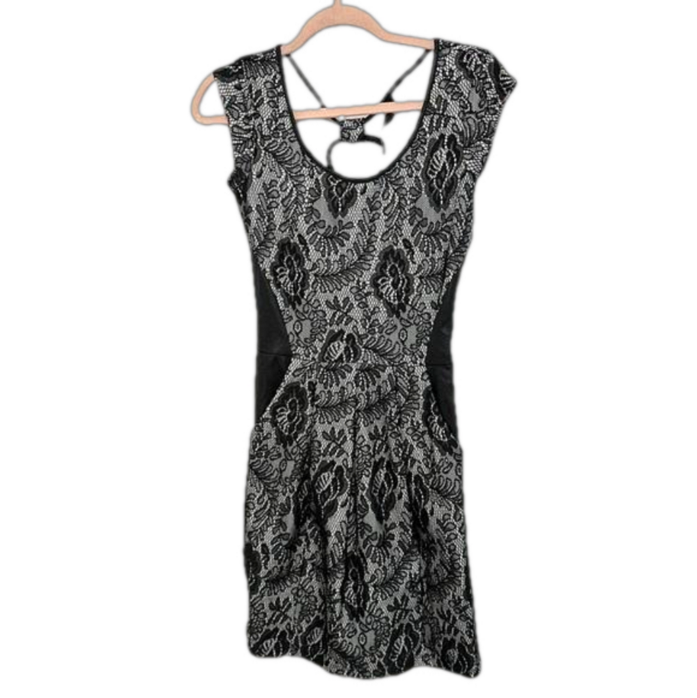 Jessica Simpson Dress